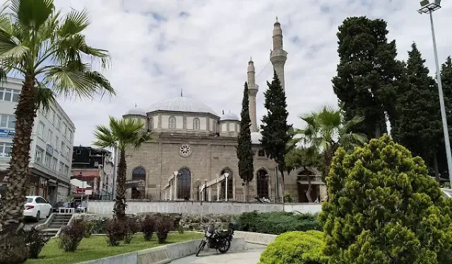 İlkadım’ın Tarihî Camileri ve Mimari İzler