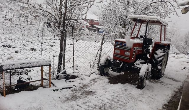 Samsun’da kış geri döndü! Nisan ayında kar sürprizi!