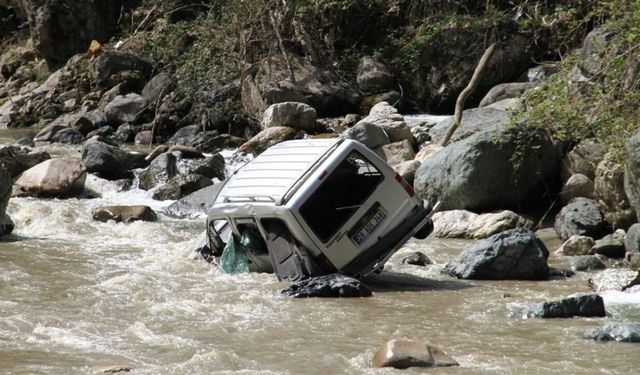 Giresun’da korkunç kaza: Genç sürücü yaşamını yitirdi
