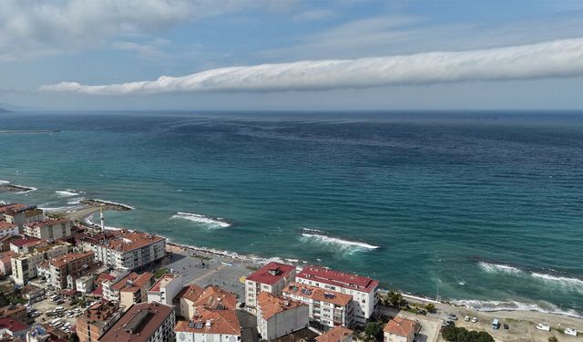 Karadeniz üzerinde sıra dışı anlar: Samsun’da gören telefonuna sarıldı