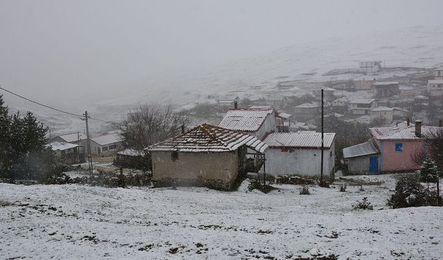 Karadeniz'de nisan karı sürprizi!