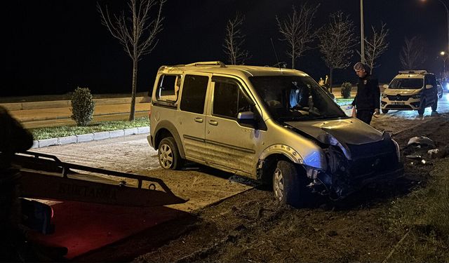 Samsun’da hafif ticari araç devrildi: 4 yaralı