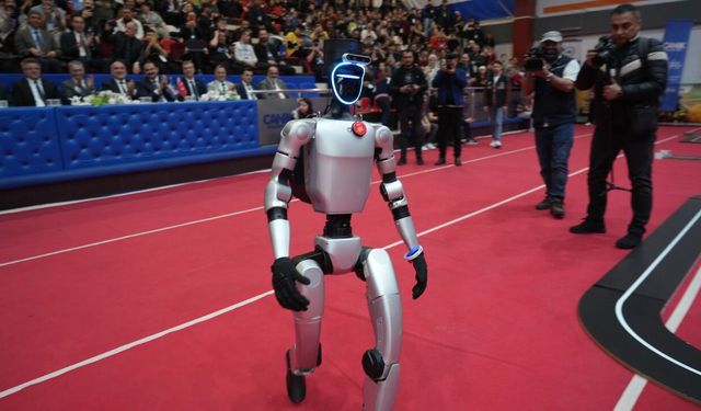 Samsun'da teknoloji rüzgarı! Robotlar birincilik için yarıştı