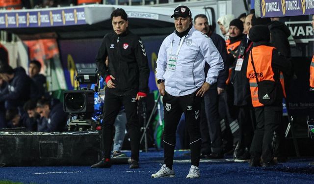 Samsunspor Yardımcı Antrenörü Hahn’dan taraftara özür: “Bu oyun kabul edilemez”
