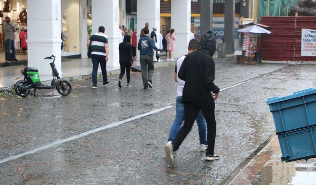 Şemsiyesiz çıkmayın! Samsun'a gök gürültülü sağanak uyarısı