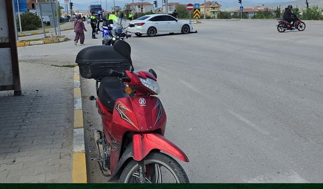 Vezirköprü’de otomobil ile motosiklet çarpıştı: 1 yaralı