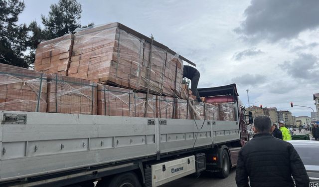 Samsun’da korku dolu anlar: Eşine yardıma koştu, tuğlaların altında kaldı!