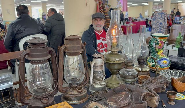 Atakum’daki antika pazarı geçmişi günümüze taşıyor