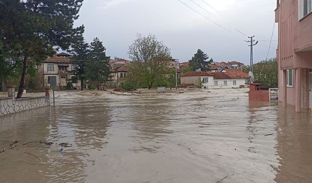 Havza'da sel felaketi! Dr. Mehmet Muş: “Süreci yakından takip ediyoruz”
