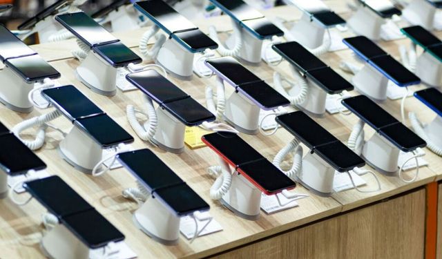 İki büyük telefon markası tek çatı altında toplandı
