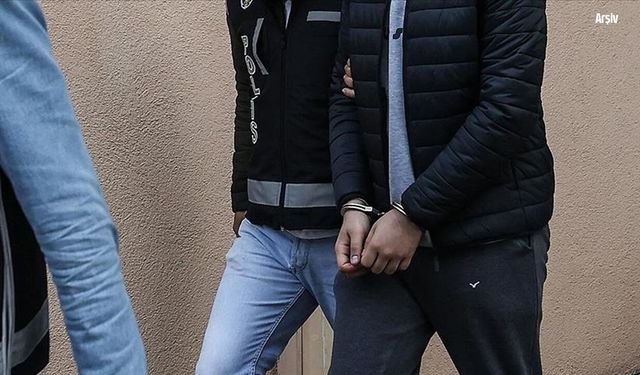 Samsun'da istismar suçundan aranan kişi çatıda yakalandı