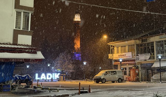Samsun'da mayıs ayında kar sürprizi! Beyaza büründü