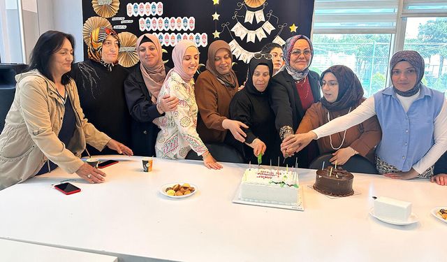 Samsun'da otizmli bireylerin annelerine anlamlı kutlama
