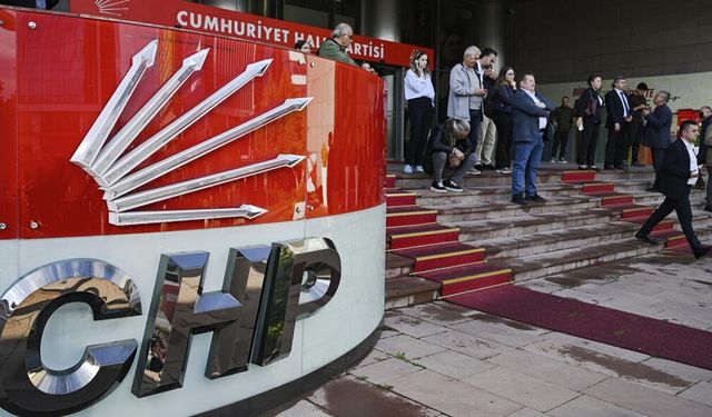 CHP'de ihraç depremi! 2 kritik isim görevden alındı