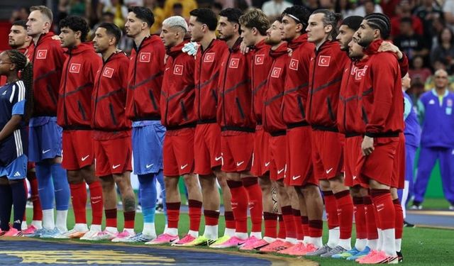 Galatasaray'ı reddeden milli futbolcu kararını verdi! Yeni sözleşme imzalıyor