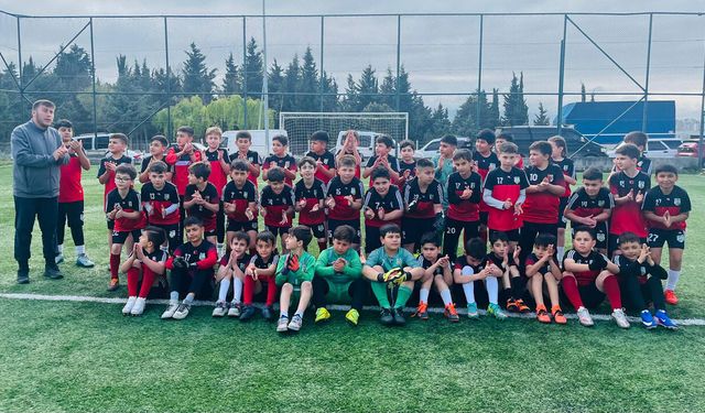 Karadenizspor Yaz Okulu'nda geleceğin yıldızları yetişiyor