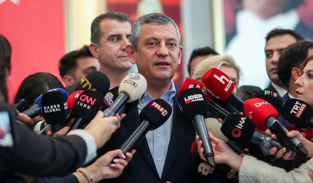 Özgür Özel'den yeni parti çıkışı: "Mecburen kurulur"