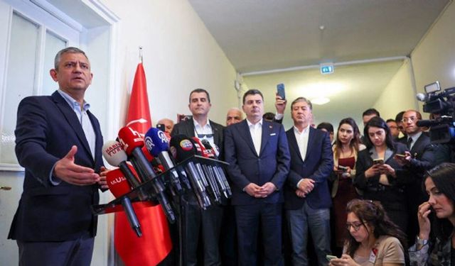 Özgür Özel'in ekibinden 28 CHP Parti Meclisi üyesi istifa etti