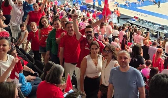 SAMSİAD üyeleri Filenin Sultanları'nı yalnız bırakmadı