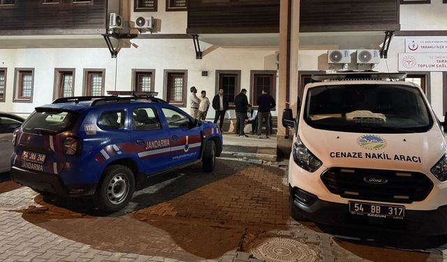 Traktör ile tarım makinesi arasında sıkışan çiftçi hayatını kaybetti