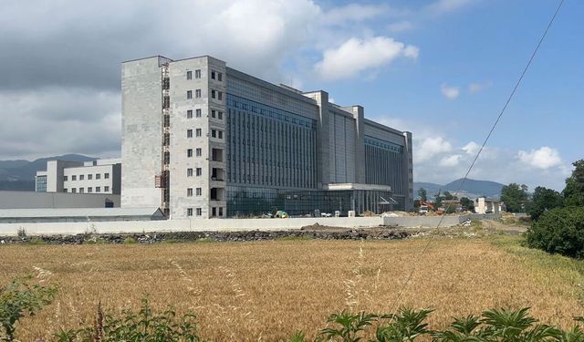 Samsun'da hastane inşaatında işçi 18 metreden düştü