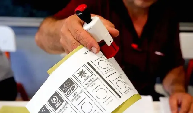 Üç ilde sandık heyecanı! Oy verme işlemi başladı