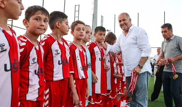 Samsun'da geleceğin yıldızları sahaya çıkıyor: Fikstür çekildi
