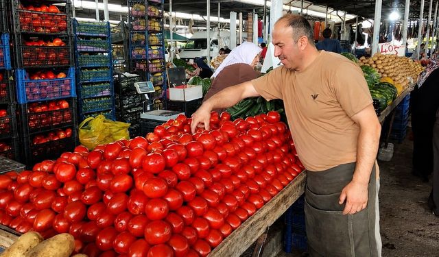 Çarşamba Pazarı'nda yaz bereketi! Tezgâhlar doldu taştı