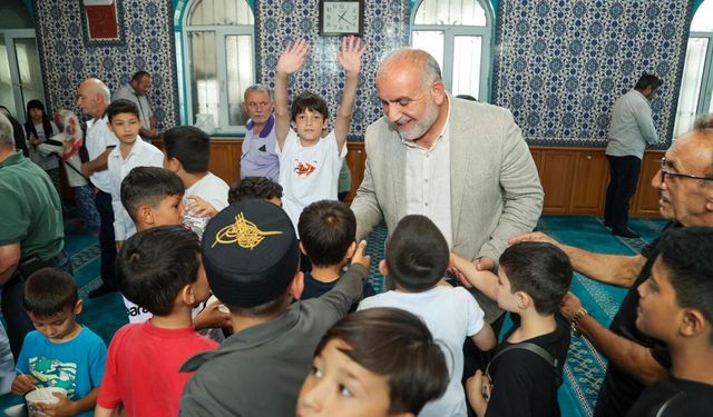 Canik'te çocukları camiye koşturan proje