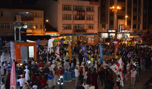 Havza'da dört ülkeden unutulmaz halk oyunları gösterisi