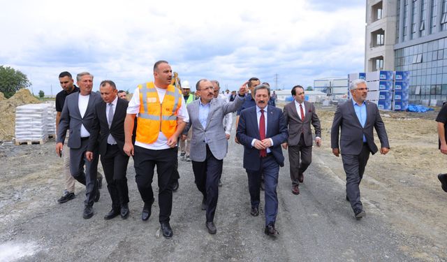 Dr. Mehmet Muş yerinde inceledi! Tekkeköy Devlet Hastanesi'nde geri sayım
