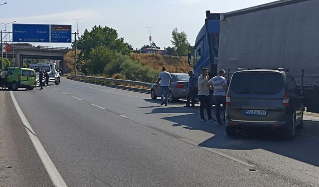 Samsun'da 3 aracın karıştığı zincirleme kaza!