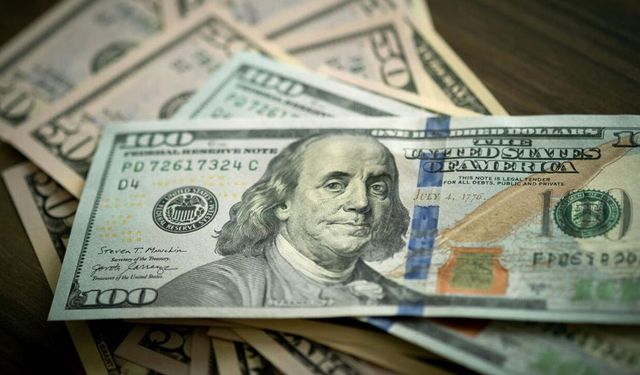 Tarihte bir ilk! Doların tahtı sallanıyor