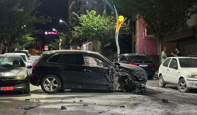 Samsun'da kontrolden çıkan otomobil dehşet saçtı!