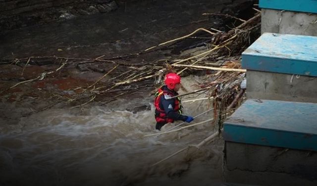 Karadeniz'de sel kabusu bitmiyor! 2 kişi daha kayıp