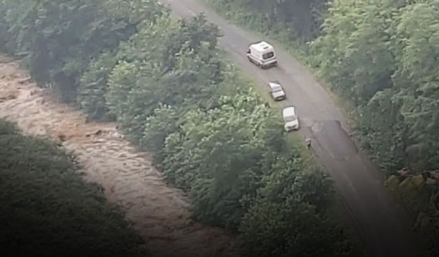 Karadeniz'de korkutan sel! Anne ve 2 kızı kayıp
