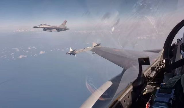 Türk F-16'ları Karadeniz semalarında! MSB'den dikkat çeken paylaşım