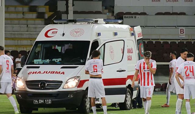 Oyuna girdi, 1 dakika sonra hastaneye kaldırıldı