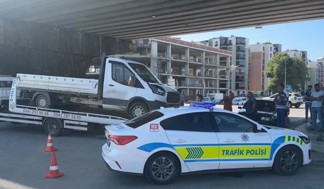 Samsun'da korkutan kaza otomobil ile kamyonet çarpıştı!