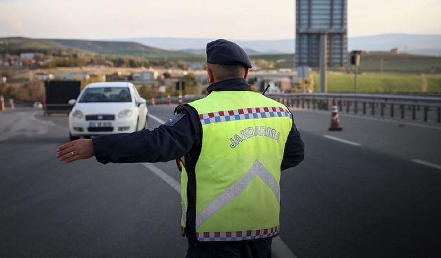 Samsun'da Jandarma aracı durdurdu! İçinden çıkanlar şaşırttı
