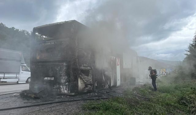 Samsun’da korku dolu anlar! Yolcu otobüsü alevlere teslim oldu