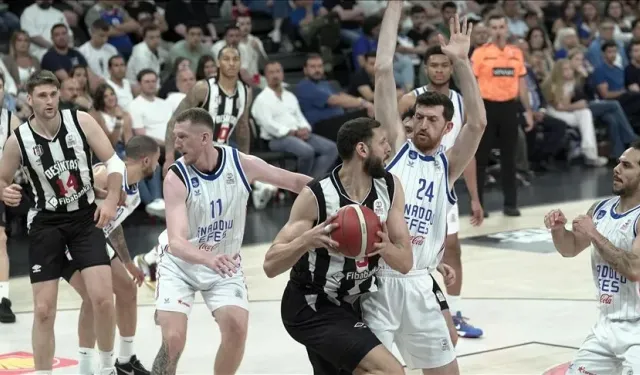 Anadolu Efes - Beşiktaş maçı başladı! Hangi kanalda, şifresiz mi?