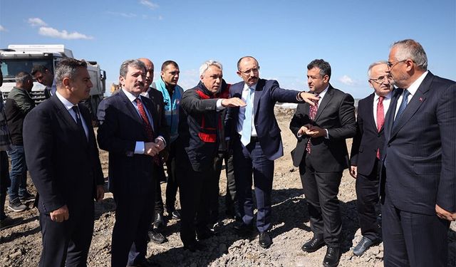 Dr. Mehmet Muş, Bafra'da sahil erozyonuna karşı yürütülen projeyi takipte