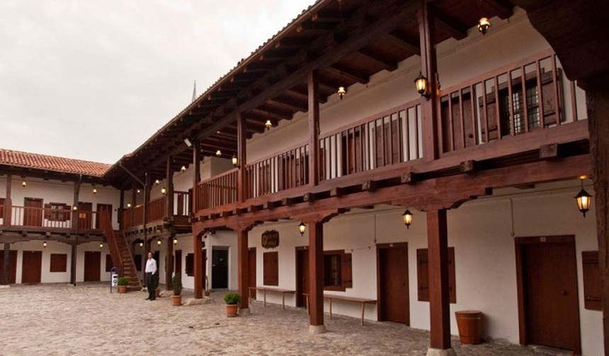 Vezirköprü’de Taşhan ve Tarihi Konaklarla Osmanlı İzleri