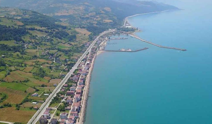 Yakakent’te Denizin Sesiyle Huzurlu Bir Gün