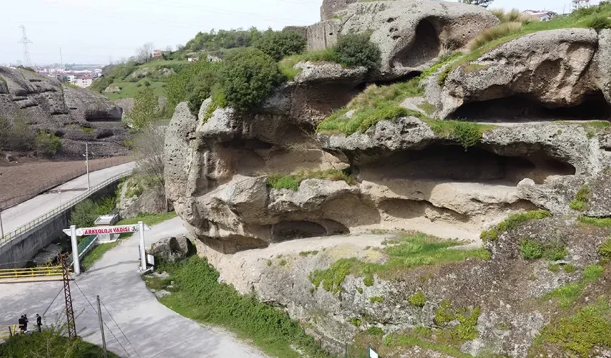 Tekkeköy Mağaraları: Binlerce Yıllık Tarihin İzinde