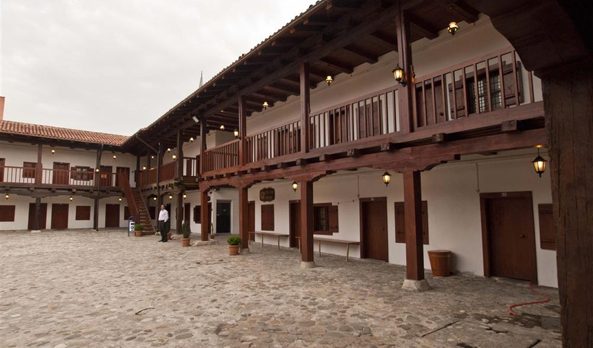 Vezirköprü Tarihi Konakları ve Osmanlı Mimarisi