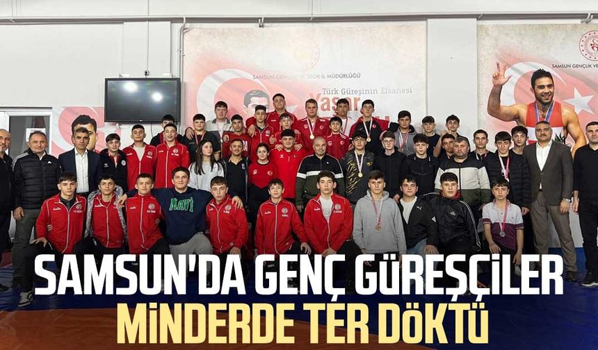Samsun'da genç güreşçiler minderde ter döktü