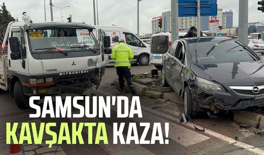 Samsun'da kavşakta kaza: Otomobil savruldu