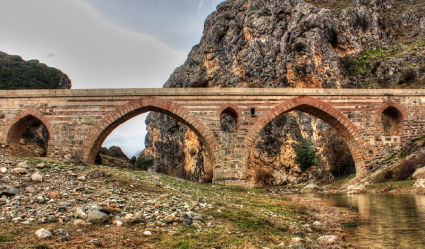 Vezirköprü’de Taş Yapılar Arasında Süren Yaşam